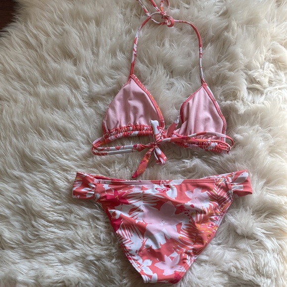 Billabong Bikini - Picture 2 of 5